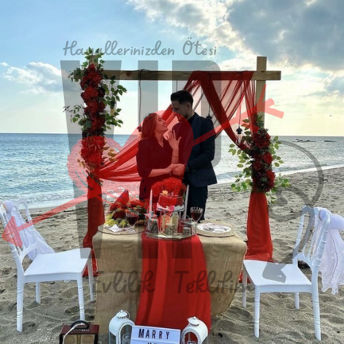 İzmir Foça Kumsalında Evlilik Teklifi: Aşkın Dalgalarla Buluştuğu An